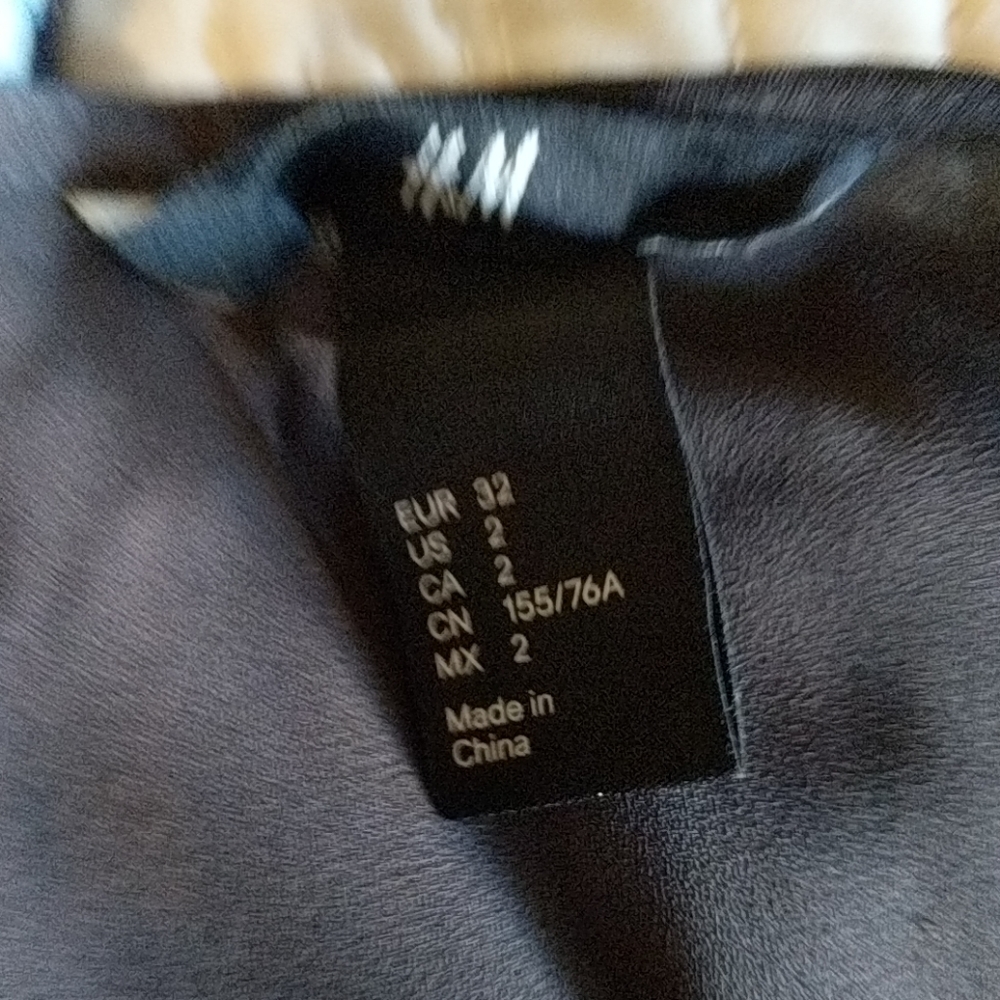 H&M Top - Picture 3 of 3